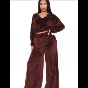 Matching Velvet Set!